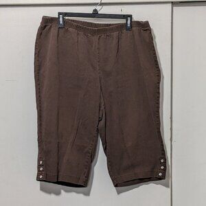 JMS - Just my Size Capri Pants Women with Button Embellishments
